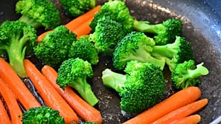 Mit 19 Monaten noch keine Zähne: Eltern wegen streng veganer Ernährung ihrer Tochter verurteilt