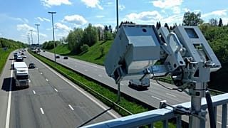 140-el száguldozott egy német kisfiú anyukája kocsijával