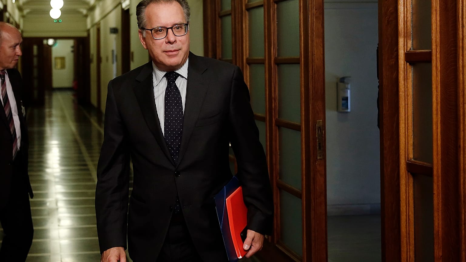 Ο αναπληρωτής υπουργός Προστασίας του Π��λίτη, αρμόδιος για τη μεταναστευτική πολιτική, Γ Κουμουτσάκος