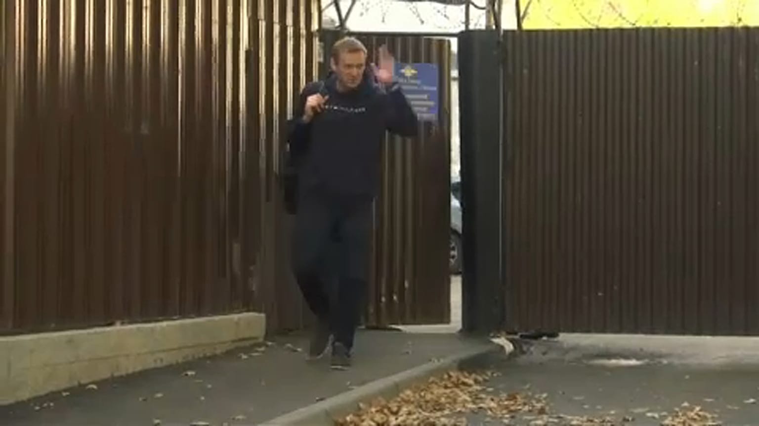Kiengedték Navalnijt a börtönből 