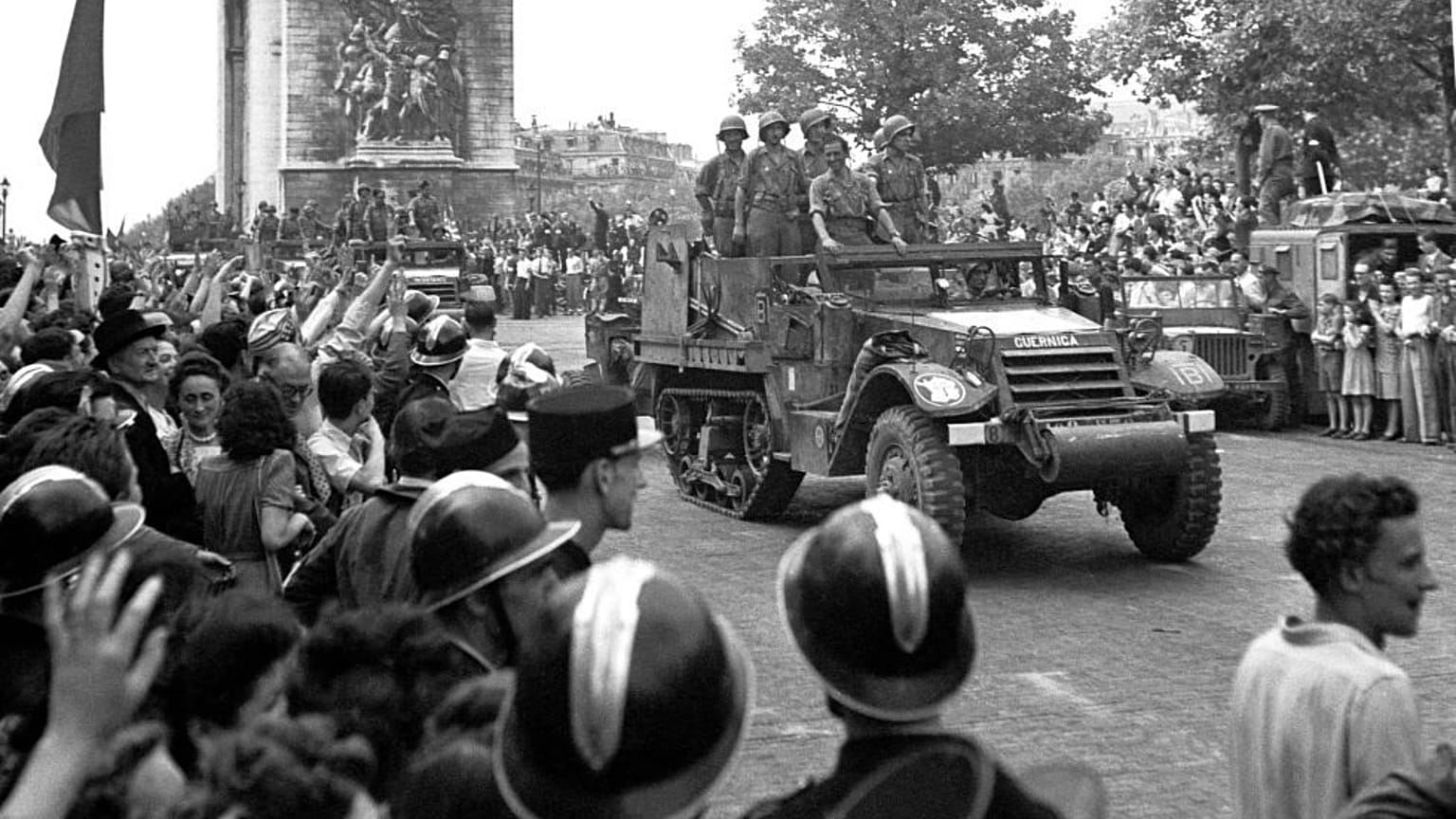 El periplo de La Nueve: Los republicanos españoles que liberaron París, olvidados por la historia