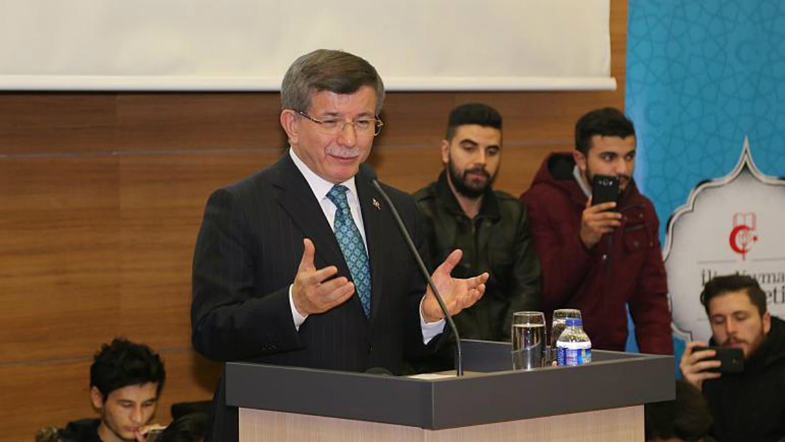Davutoğlu 'hain ve ihanet' suçlamalarına yanıt verdi: Bu gidişe itirazımız var