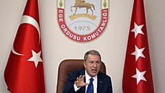 Milli Savunma Bakanı Hulusi Akar, Ege Ordusu Komutanlığını ziyaret etti. Bakan Akar, burada açıklamalarda bulundu.
