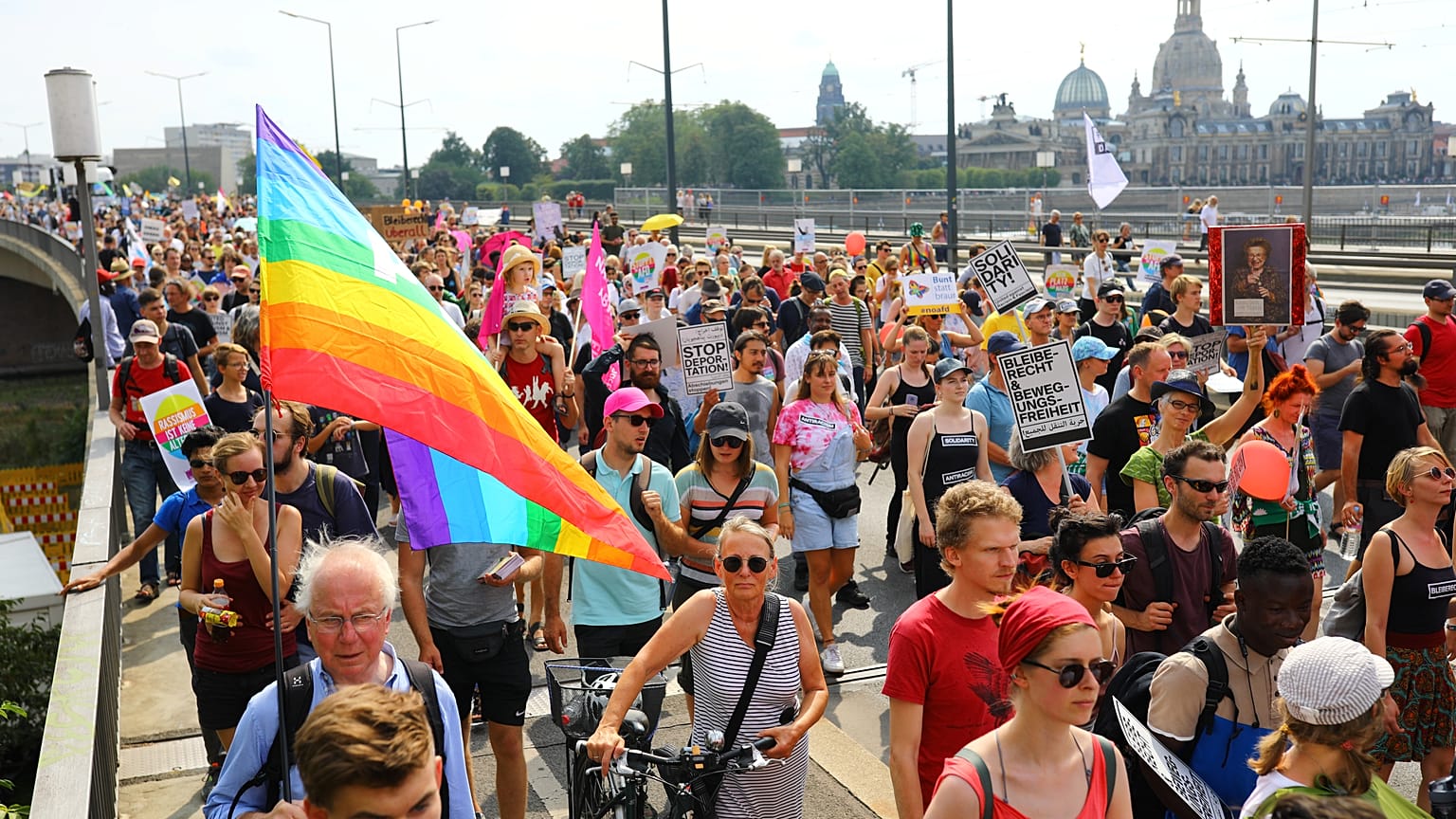 "#Unteilbar": 35.000 Menschen demonstrieren gegen Rechts