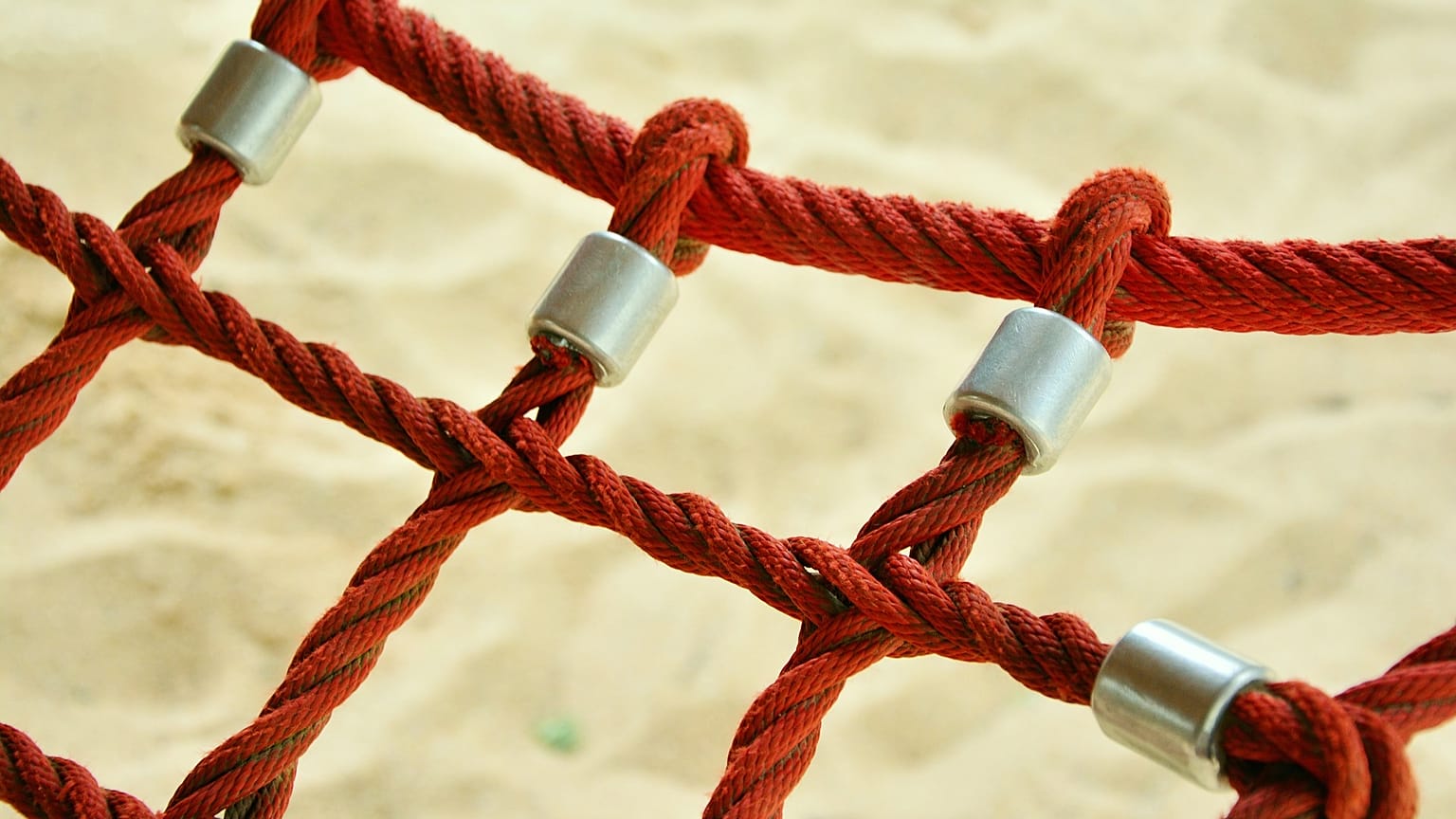 Offenbar 4-Jährige auf Spielplatz missbraucht: Mann getötet
