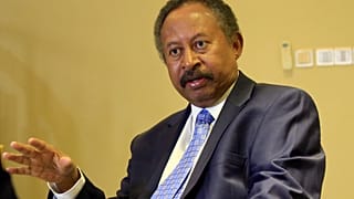 عبد الله حمدوك رئيس الوزراء السوداني خلال لقاء صحافي