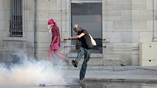 G7: ellencsúcs és vízágyú