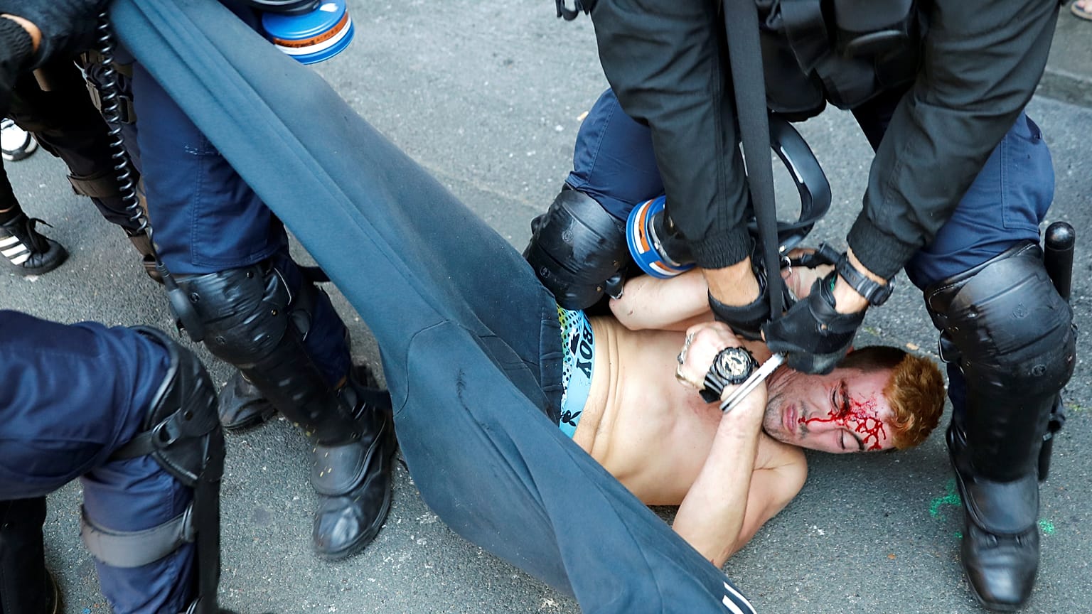 G7 Zirvesi protestolarına polis müdahalesi: En az 68 gözaltı 