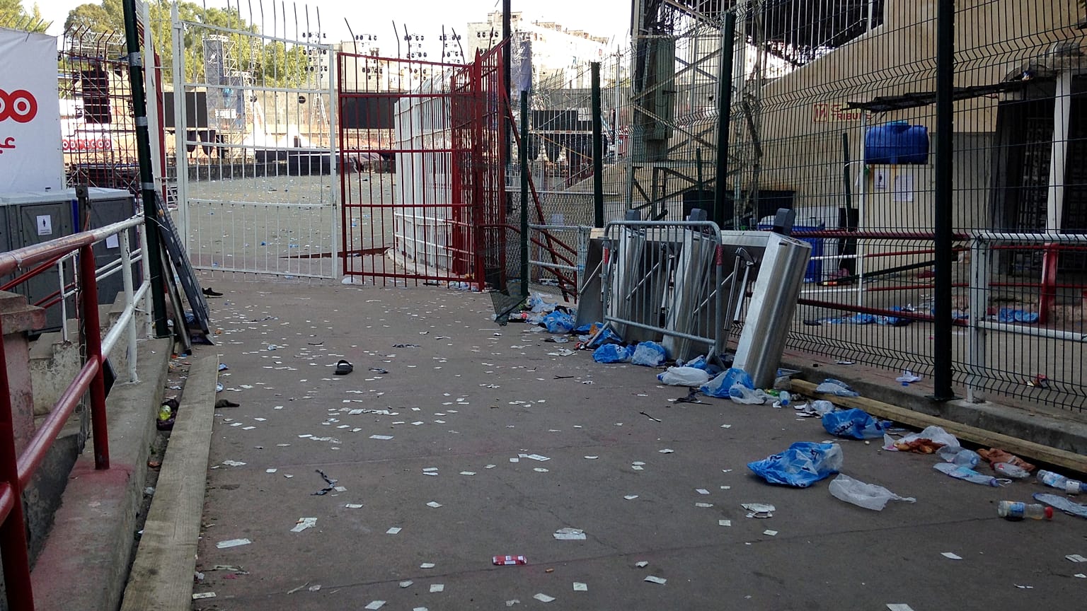 Cezayir'deki Soolking konserinde izdihamın yaşandığı stadyum