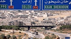 تحت القصف .. أسرة سورية تبقى في خان شيخون خلال هجوم لطرد مقاتلي المعارضة