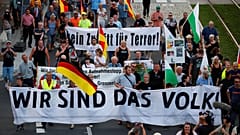 Demonstranten bei der Kundgebung von "Pro Chemnitz"