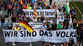 Demonstranten bei der Kundgebung von "Pro Chemnitz"