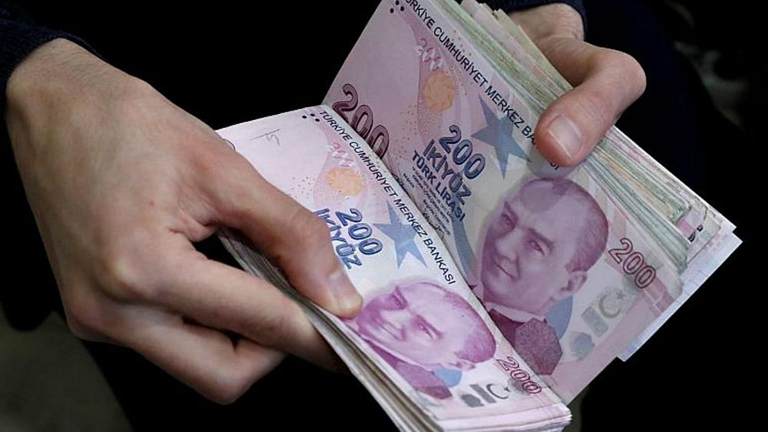 Dolar TL karşısında ani yükselişle 6.38'i gördü