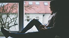 Darum haben Mütter ein erhöhtes Risiko an Depressionen zu leiden - und wie man das ändern kann