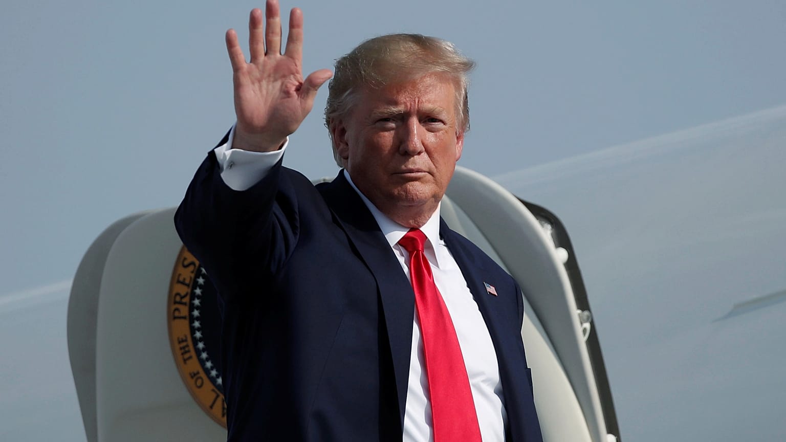 Agencia meteorológica aclara a Trump: "Bombardear huracanes no es buena idea"