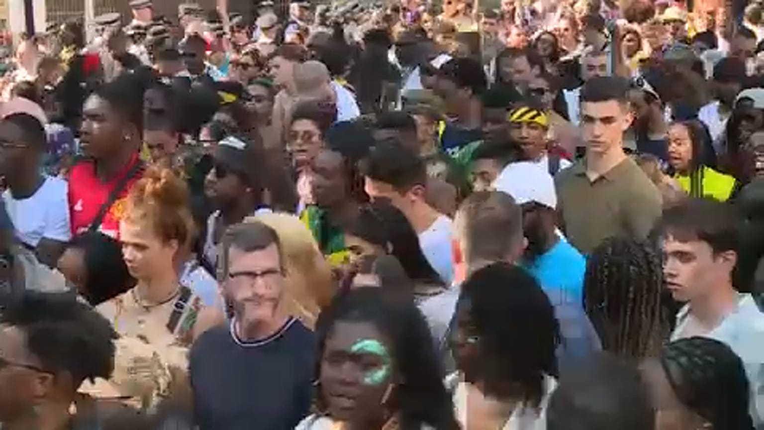 Ezerszeresére nőtt a Notting Hill-i fesztivál