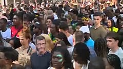 Carnaval de Notting Hill aquece Londres