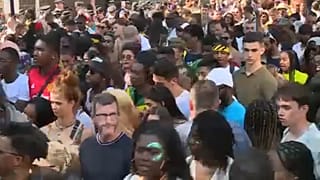Carnaval de Notting Hill aquece Londres