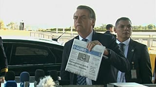 Болсонару усомнился в искренности намерений Макрона