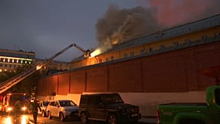 Un couvent historique de Moscou en proie aux flammes