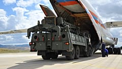 S-400 parçalarını taşıyan uçak Mürted'de 