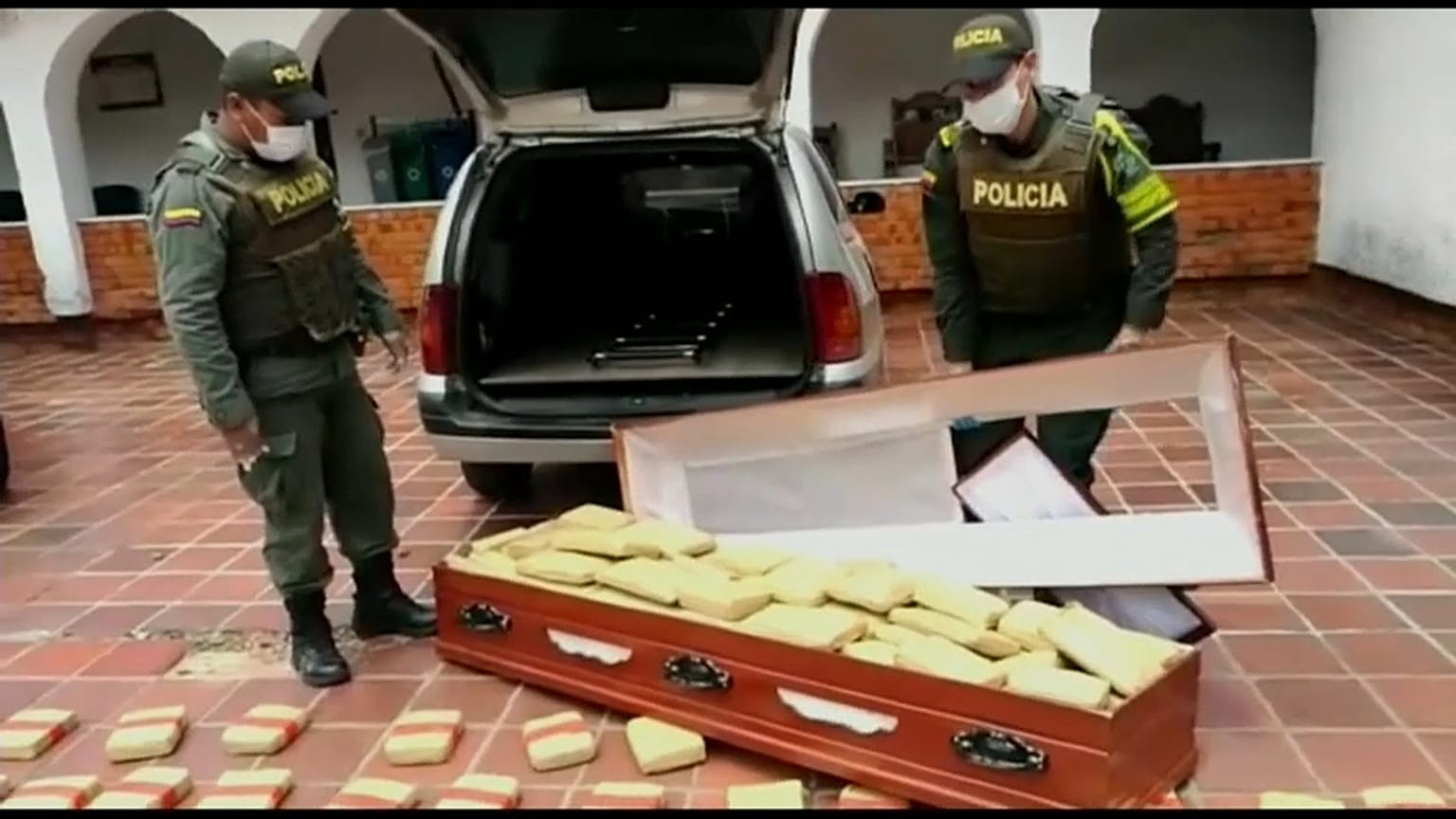 Kolombiya'da tabuta saklanmış esrar bulundu