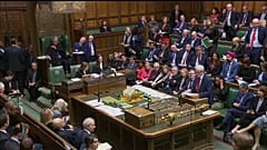 Queen Elizabeth II. genehmigt vorübergehende Vertagung des Parlaments