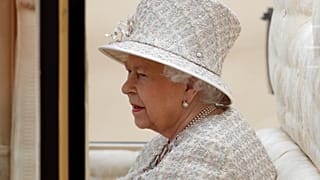 ¿Qué puede hacer Isabel II ante la petición de suspender el Parlamento?