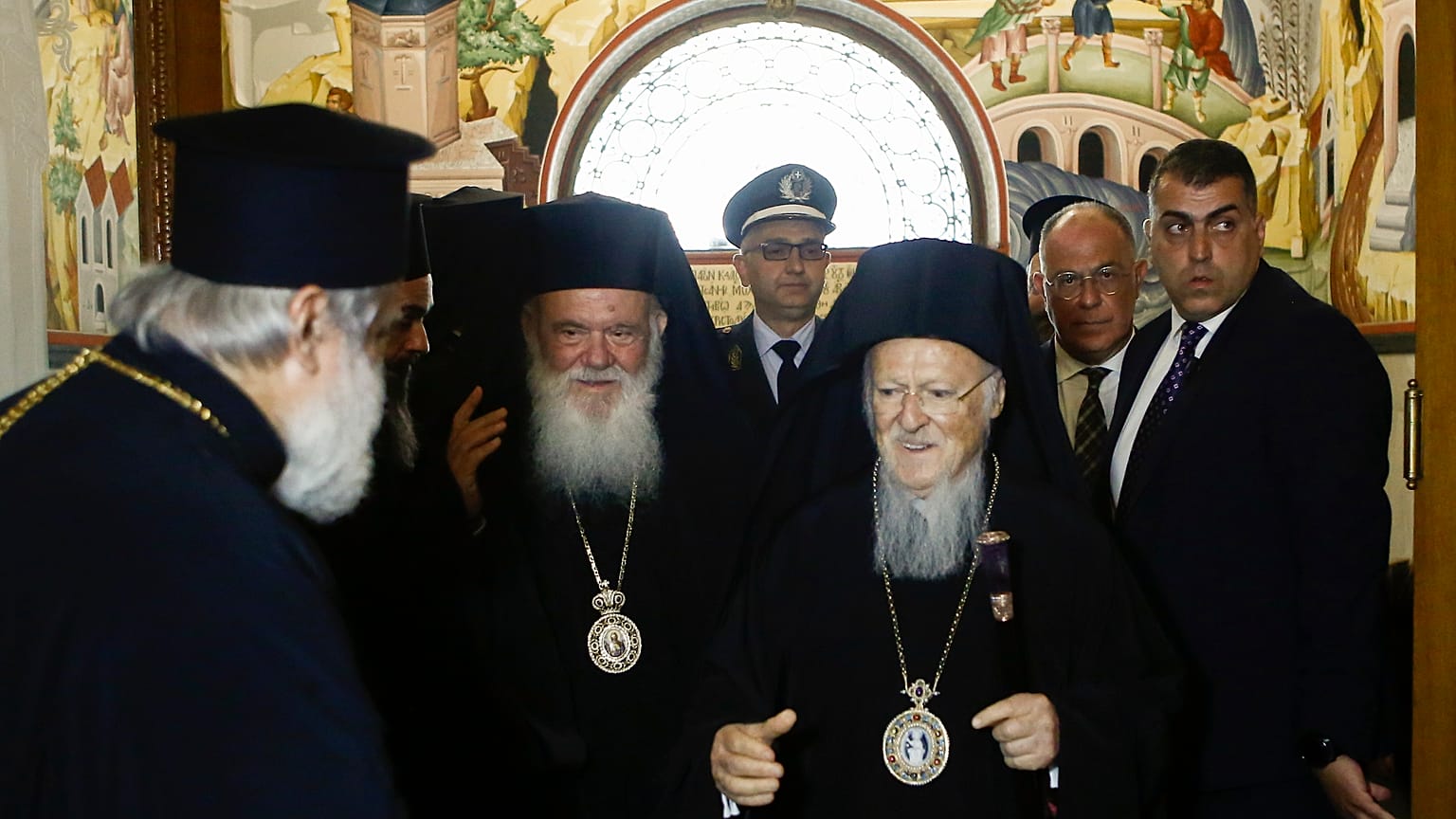 Ο Οικουμενικός Πατριάρχης Βαρθολομαίος και ο Αρχιεπίσκοπος Αθηνών και πάσης Ελλάδος Ιερώνυμος