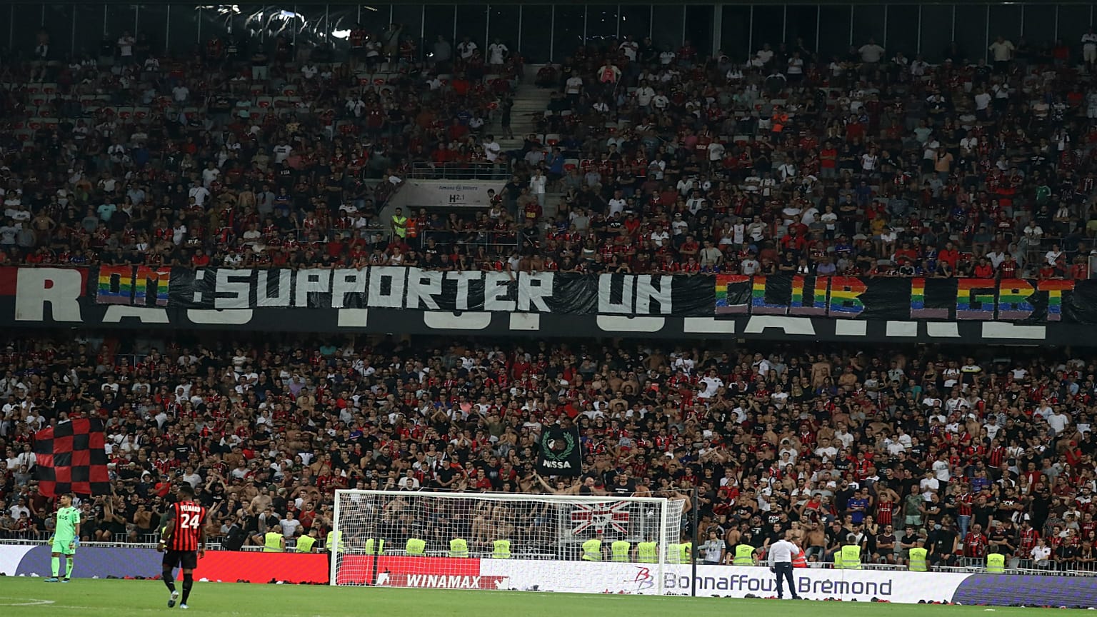  مباراة مرسيليا ومضيفه نيس في المرحلة الثالثة من الدوري الفرنسي لكرة القدم