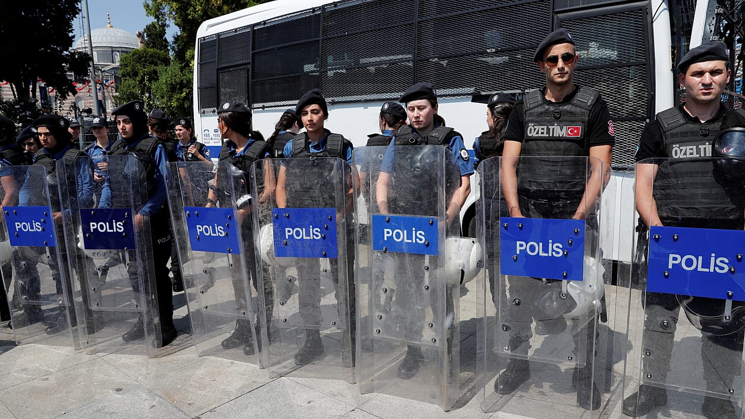 Polis 