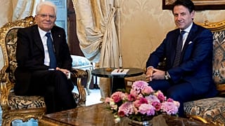 Mattarella affida l'incarico a Conte: "È il momento del coraggio e della novità"