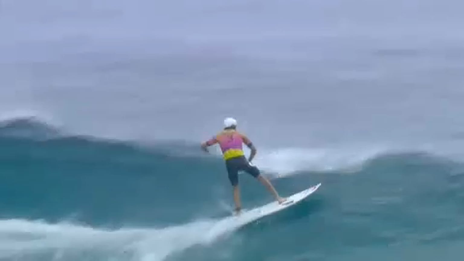 Owen Wright enfin sacré à Tahiti