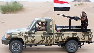 آلية تابعة للقوات الحكومية المعترف بها دولياً في اليمن 