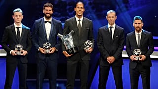 Savunma oyuncusu Van Dijk, Messi ve Ronaldo'yu geride bırakarak Avrupa'nın en iyi futbolcusu seçildi