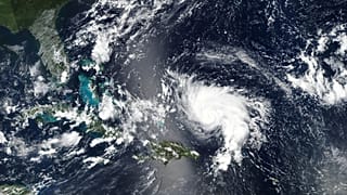 Dorian kasırgasının pazar günü Florida kıyılarını vurması bekleniyor