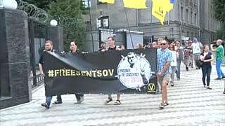 أوكرانيا تنفي إجراء أي تبادل للسجناء مع روسيا بينهم بحارة