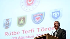 Savunma Bakanı Hulusi Akar: TSK'dan 17 bin kişi ihraç edildi