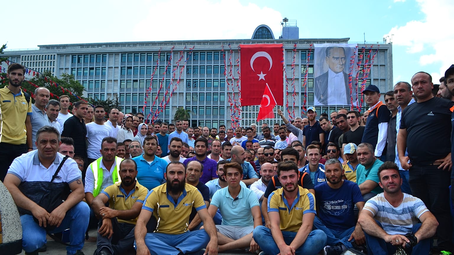 İBB'den toplamda bin 244 kişi işten çıkarıldı