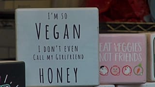 Lewis Hamilton lança hambúrgueres "vegan"