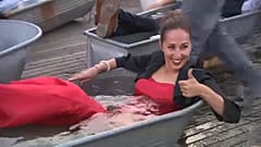 "Don Giovanni en la bañera" en una azotea de Praga
