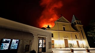 Αποκλεισμένο το Στρόμπολι λόγω του ηφαιστείου
