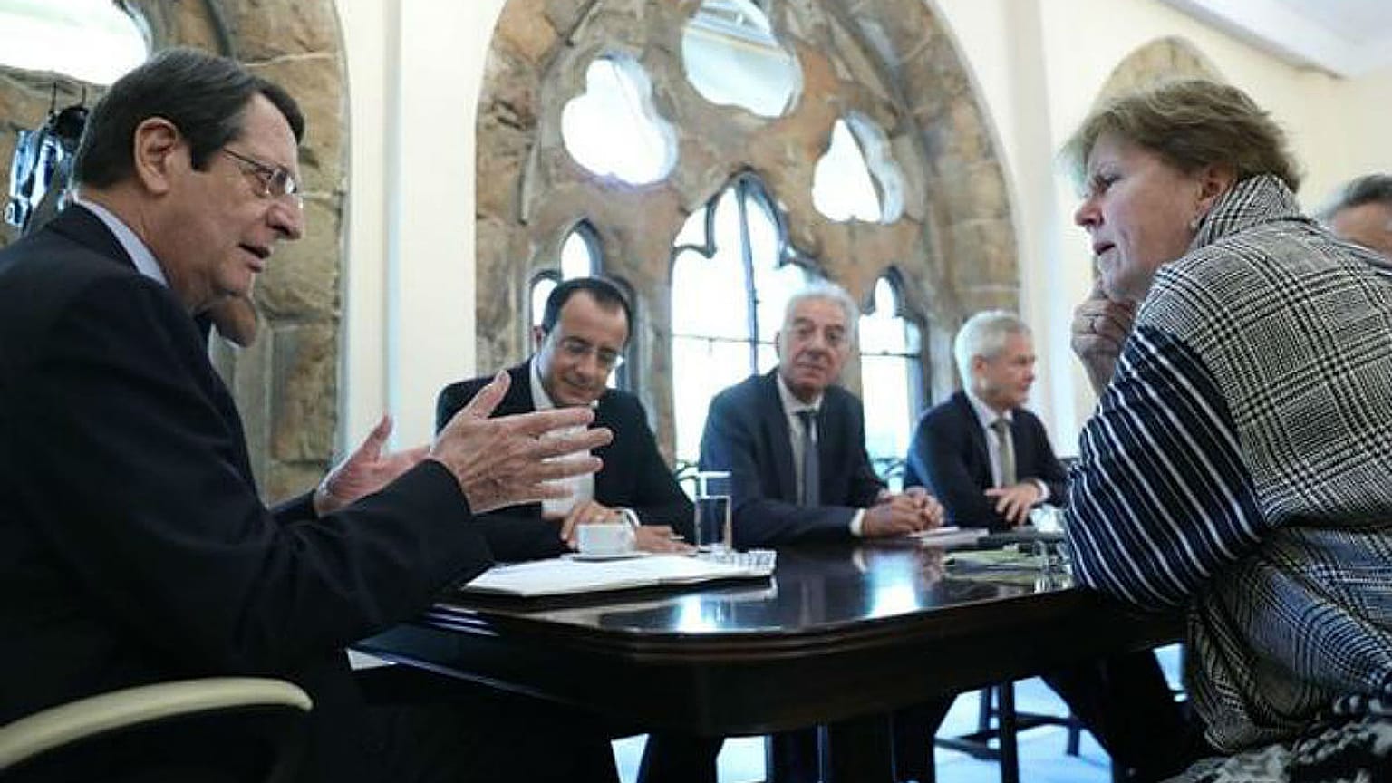 Νέες συναντήσεις Λουτ την Δευτέρα με Αναστασιάδη - Ακιντζί για το Κυπριακό