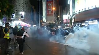 Hongkong: könnygáz és Molotov-koktél