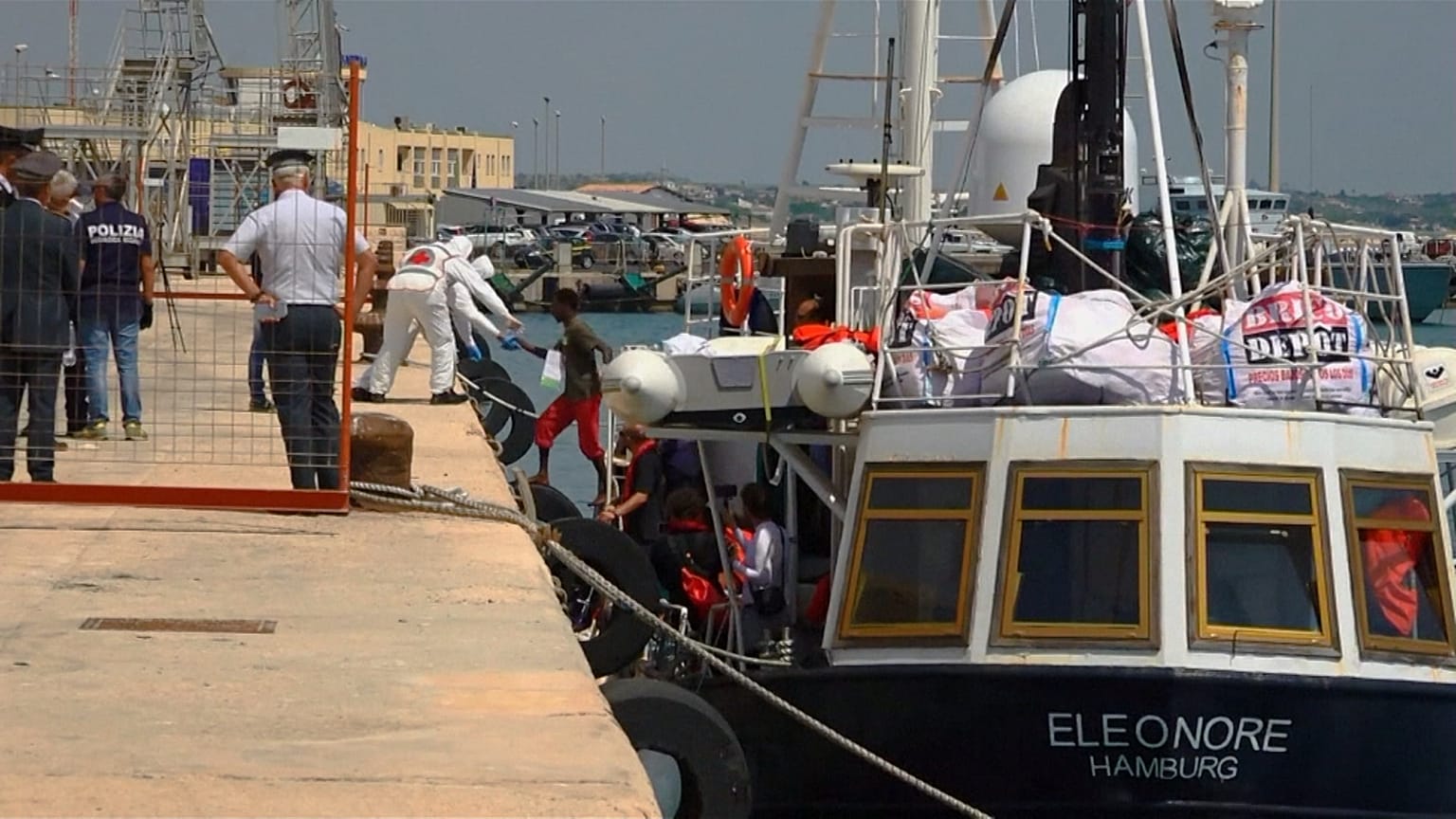 Salvini quiere hacer pagar caro al Elenore su desembarco