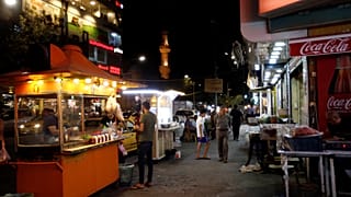 شارع في بغداد- أرشيف رويترز
