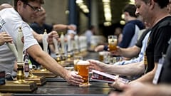 Efes, "Zilli Sally" ve "Delikanlı Henry" biralarının üretimini gelen tepkiler üzerine durdurdu 