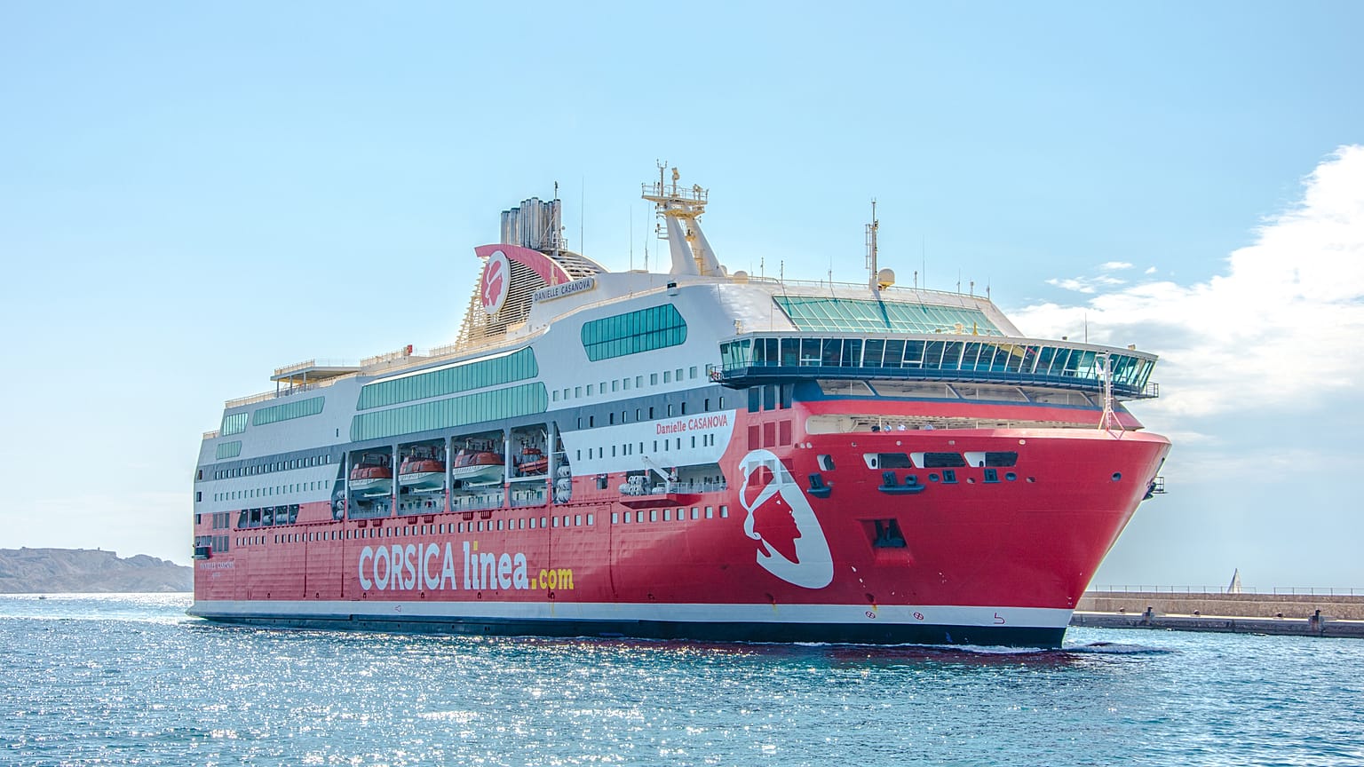 Passenger ferry rescues 18 migrants in the Mediterranean