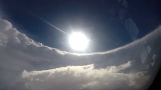 صورة من داخل عين الإعصار دوريان في المحيط الأطلسي