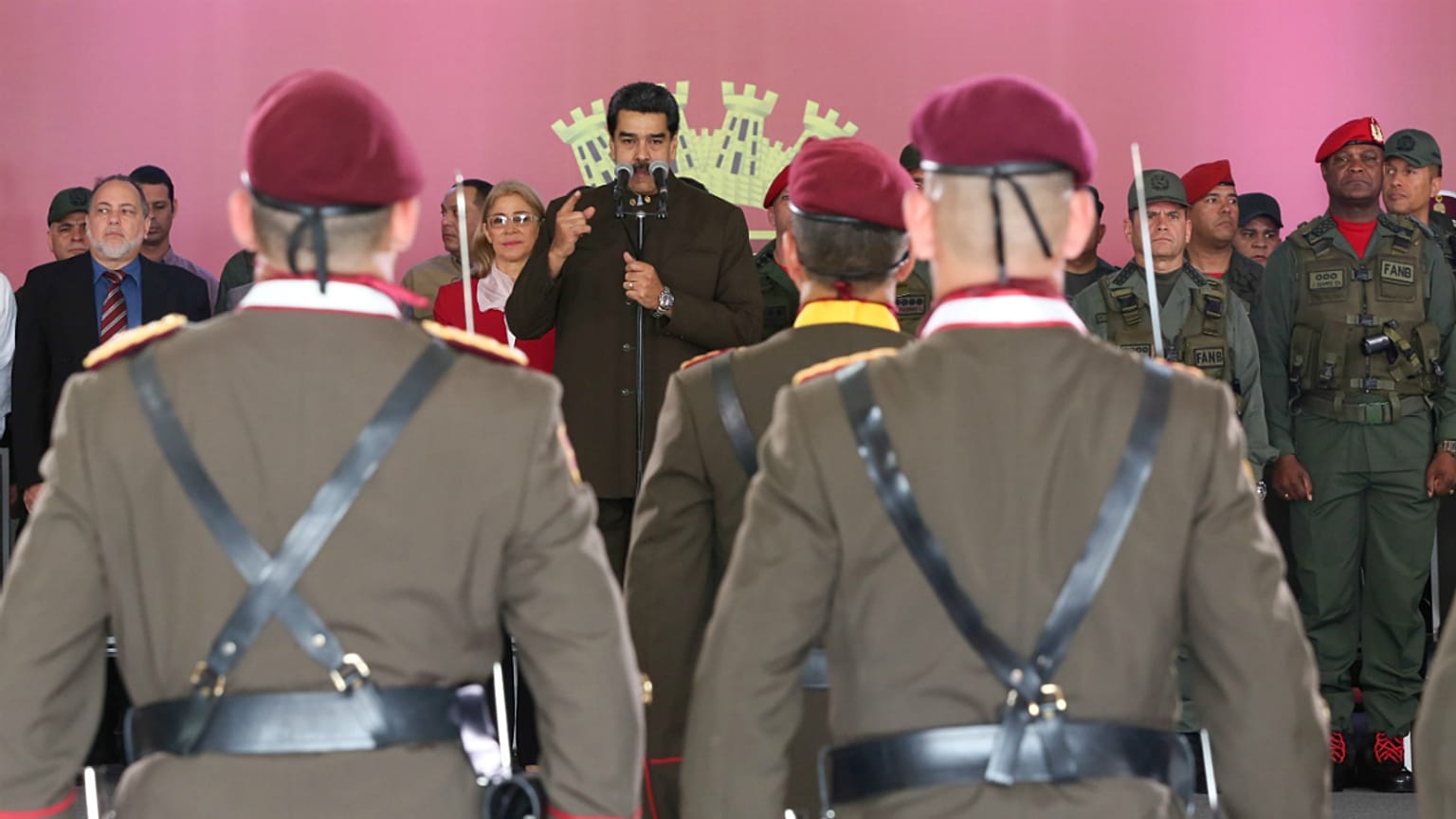 نیکلاس مادورو و گارد ملی ونزئولا